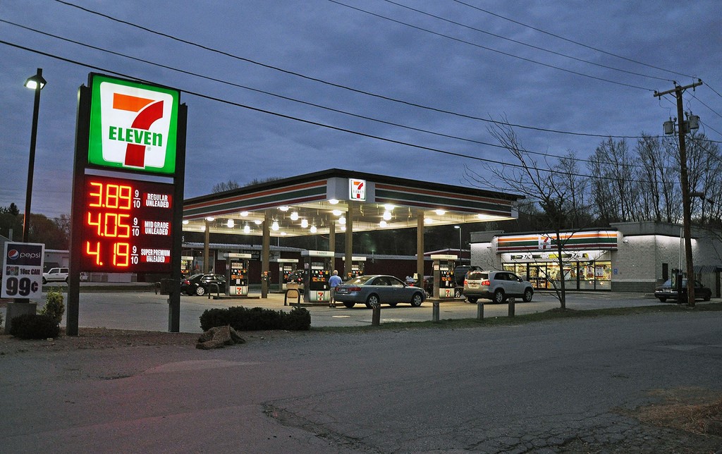 16 Gas Station Franchise Businesses - 7-Eleven Franchises